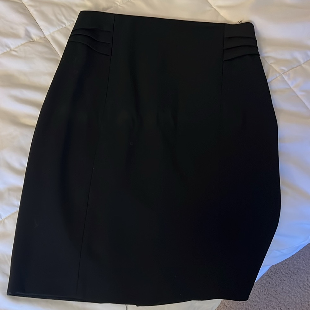 express business skirt size 4, stretchy